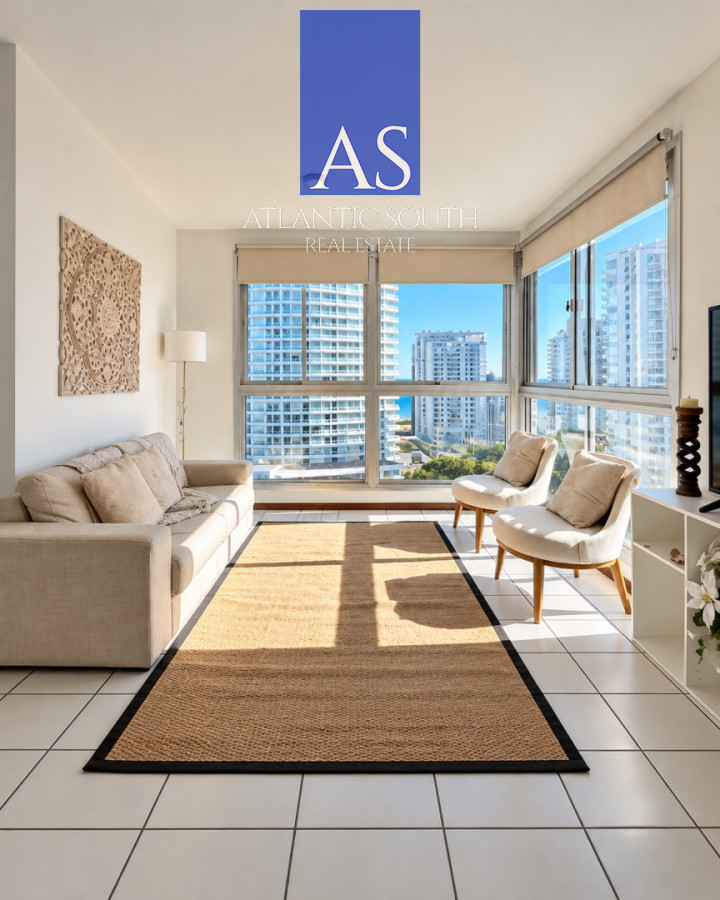 Apartamento ID.5130 - Espectacular Penthouse reciclado con barbacoa propia y vista al mar Playa Mansa Punta del Este