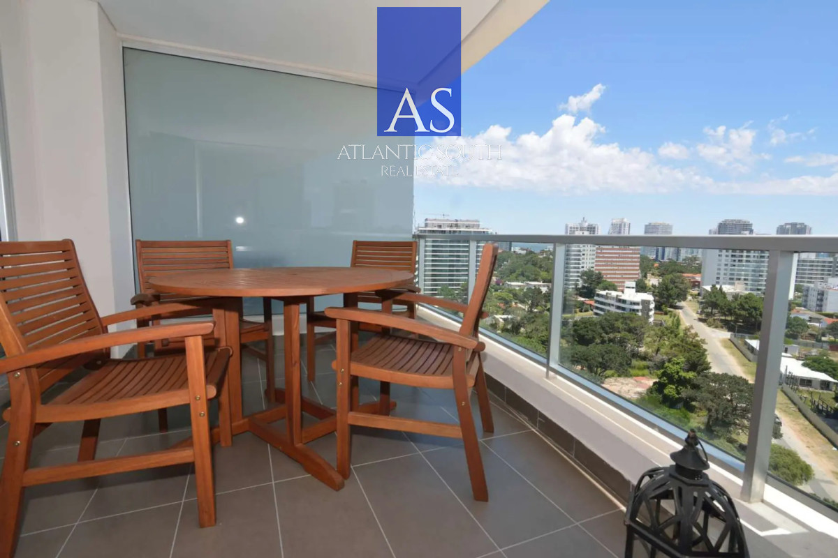 Apartamento ID.5009 - Apartamento de 2 dormitorios con vista y garage en Playa Brava, Punta del Este