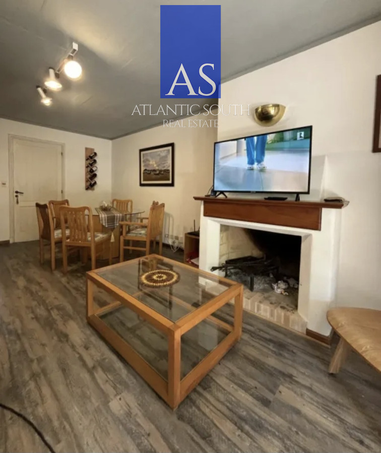 Apartamento de 3 dormitorios a metros del mar parrillero propio y estufa a leña Playa Mansa Punta del Este - GoPunta - Portal Inmobiliario de Punta del Este - Maldonado