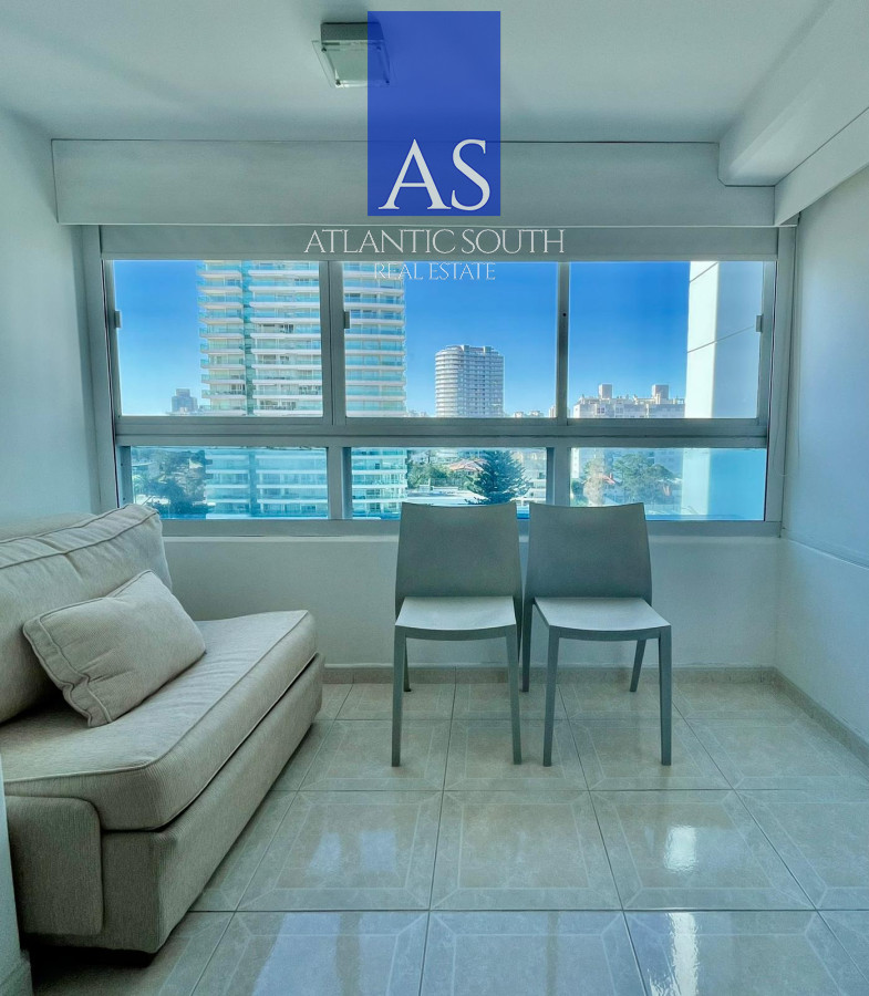 Apartamento ID.4315 - Apartamento de 4 dormitorios con parrillero en primera linea Playa Mansa
