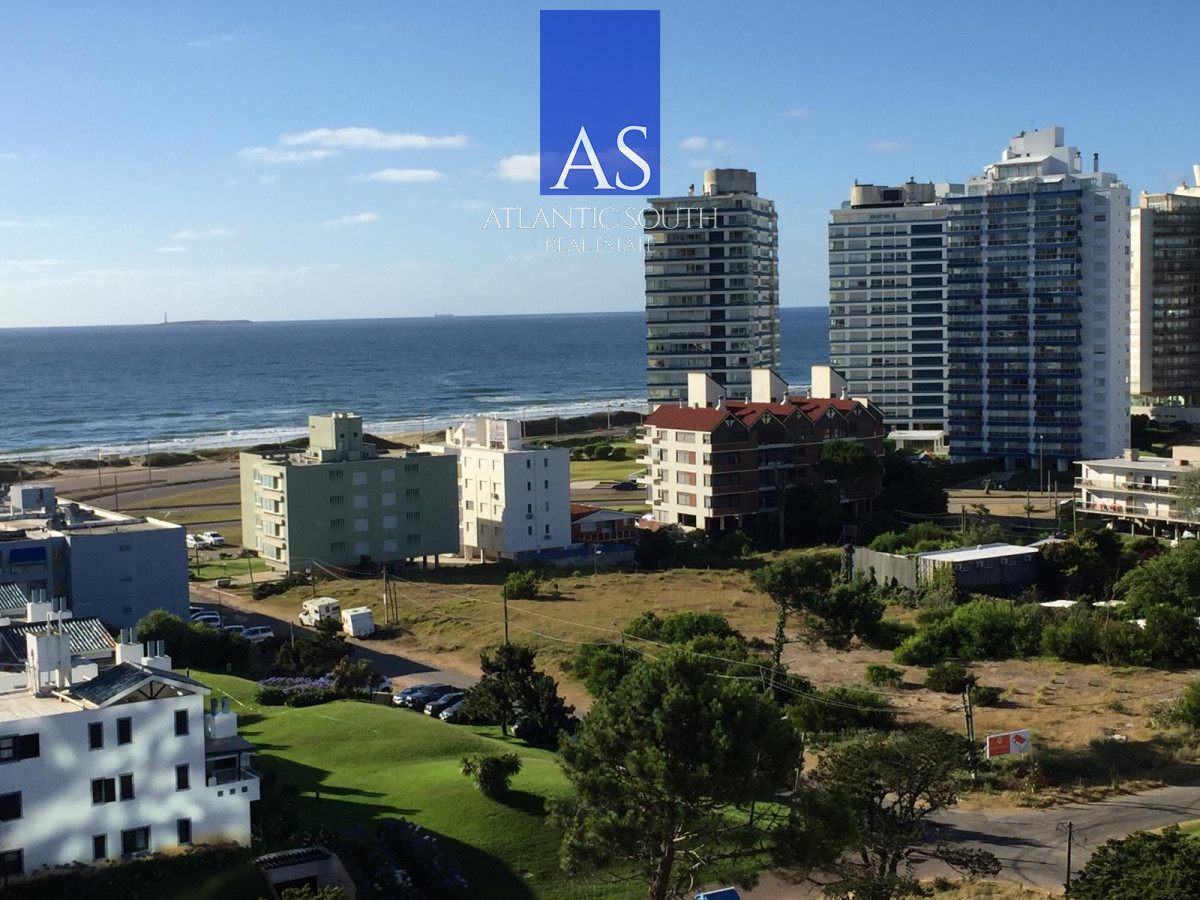 Apartamento ID.3682 - Apartamento 2 domritorios moderno en piso alto con excelentes servicios Playa Brava Punta del Este