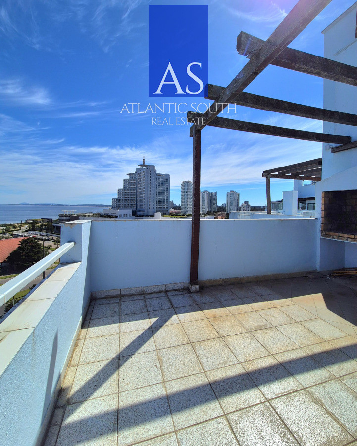 Apartamento ID.4422 - Penthouse 2 dormitorios con vista al mar garage Playa Mansa y Brava Punta del Este