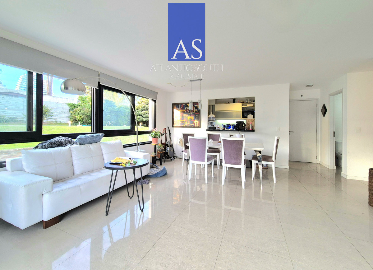 Apartamento ID.4125 - Oportunidad Apartamento 2 dormitorios moderno gran terraza cochera piscina Playa Mansa Punta del Este