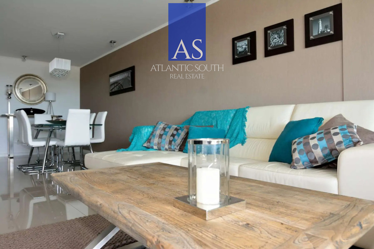 Apartamento ID.5009 - Apartamento de 2 dormitorios con vista y garage en Playa Brava, Punta del Este