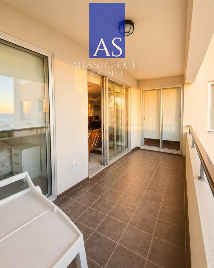 Apartamento ID.4736 - Apartamento de 3 Dormitorios con Vista Parcial al Mar en Playa Mansa - Pinares