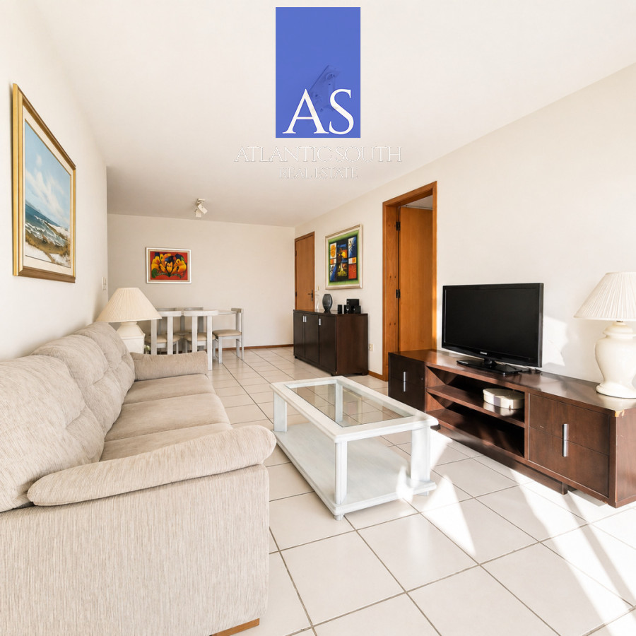 Apartamento ID.4735 - Apartamento de 2 Dormitorios con Terraza y cochera en Playa Mansa Punta del Este