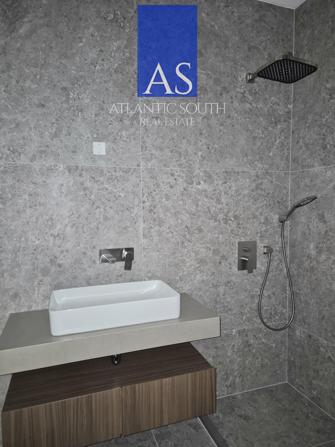 Apartamento ID.4376 - Apartamento tipo casa de 2 dormitorios a estrenar con gran terraza y jardín Playa Mansa Punta del Este