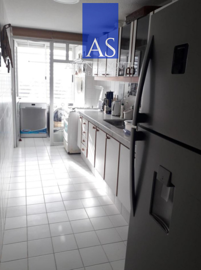 Apartamento ID.4270 - Apartamento de 3 dormitorios con servicios frente al mar en Playa Mansa 