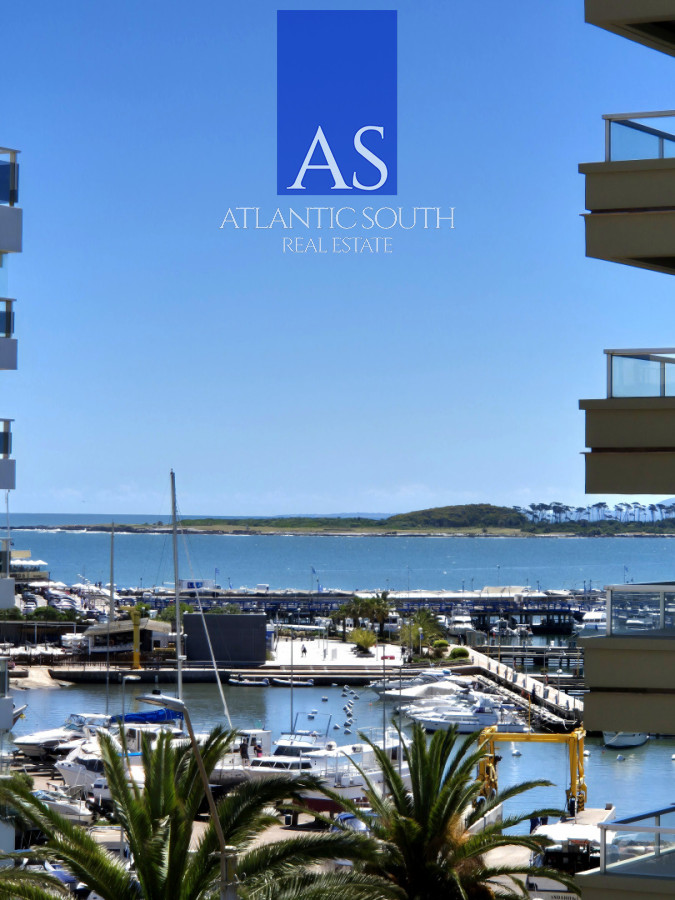 Apartamento ID.4456 - Apartamento 2 dormitorios con vista parcial al mar a metros del Puerto Punta del Este