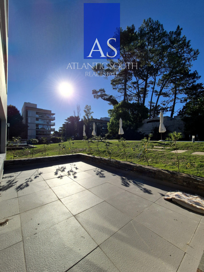 Apartamento ID.4636 - Oportunidad Planta moderna de categroría en excelente ubicación Playa Mansa