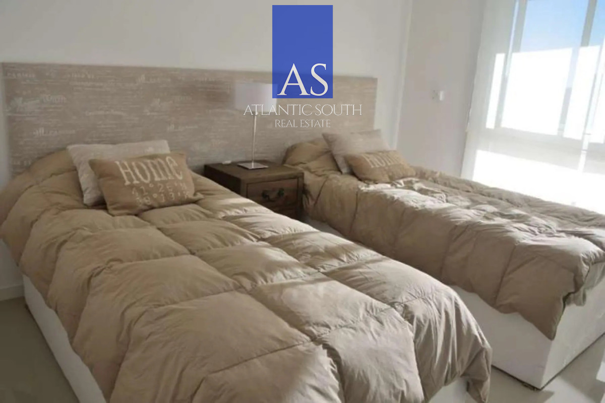 Apartamento ID.5009 - Apartamento de 2 dormitorios con vista y garage en Playa Brava, Punta del Este