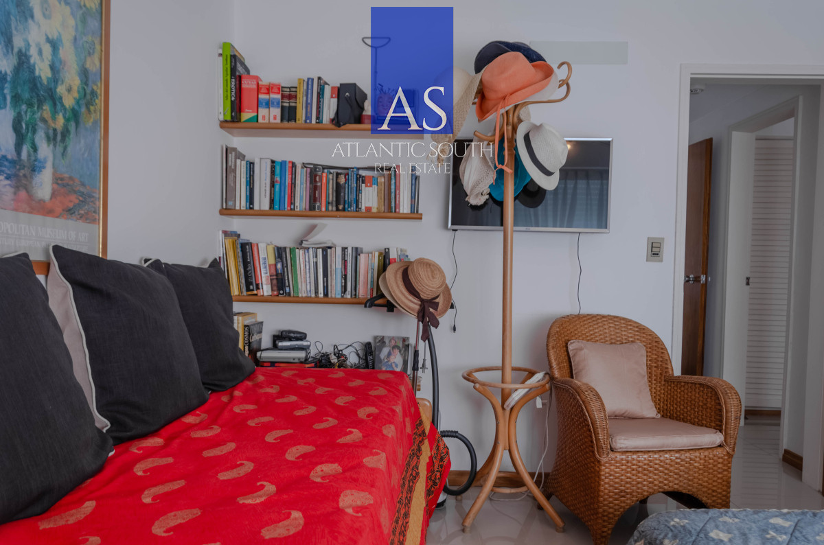 Apartamento ID.4142 - Apartamento de 2 dormitorios con vista al mar Punta del Este 