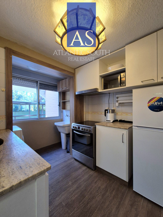Apartamento ID.4324 - Apartamento reciclado de 3 dormitorios estufa a leña y parrillero propio próximo al mar Playa Mansa