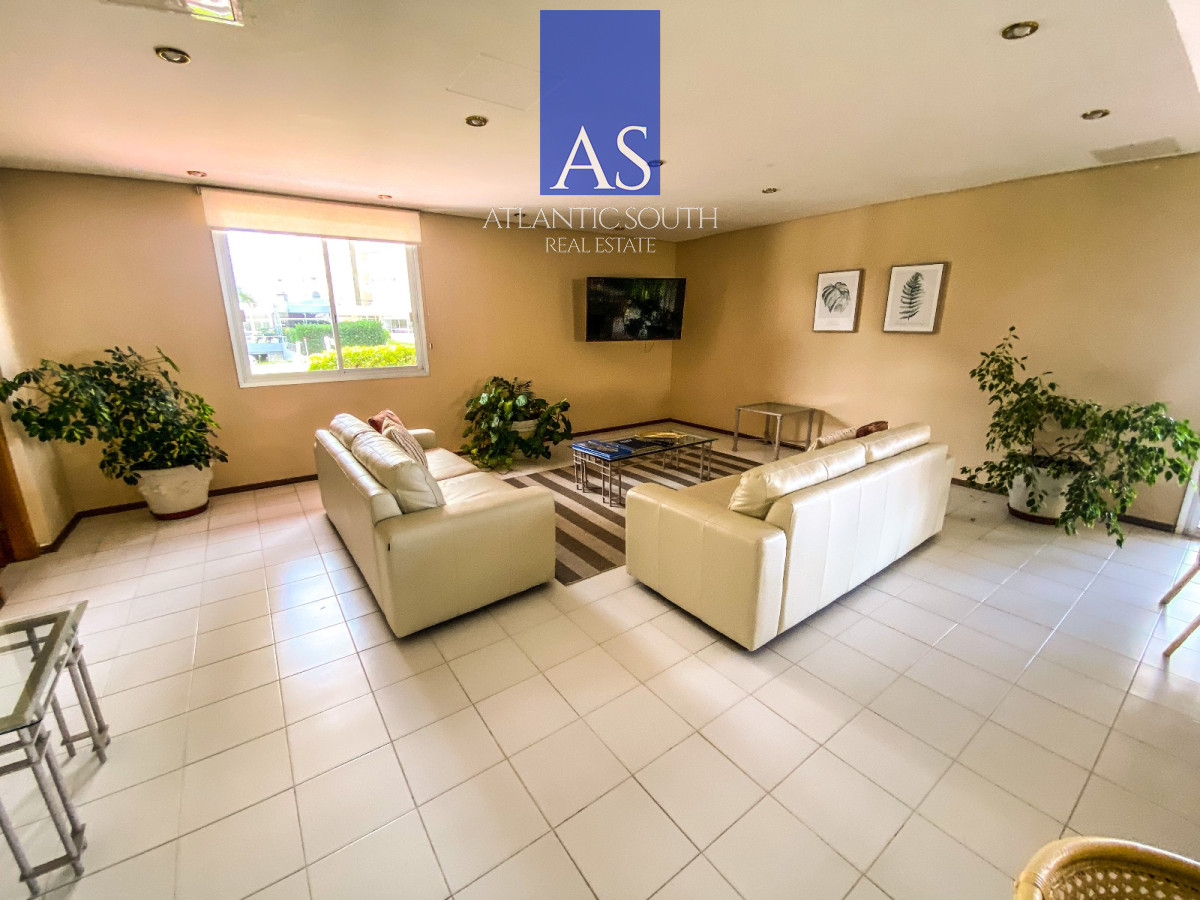 Apartamento ID.4308 - Apartamento de 3 dormitorios con servicios Playa Brava 