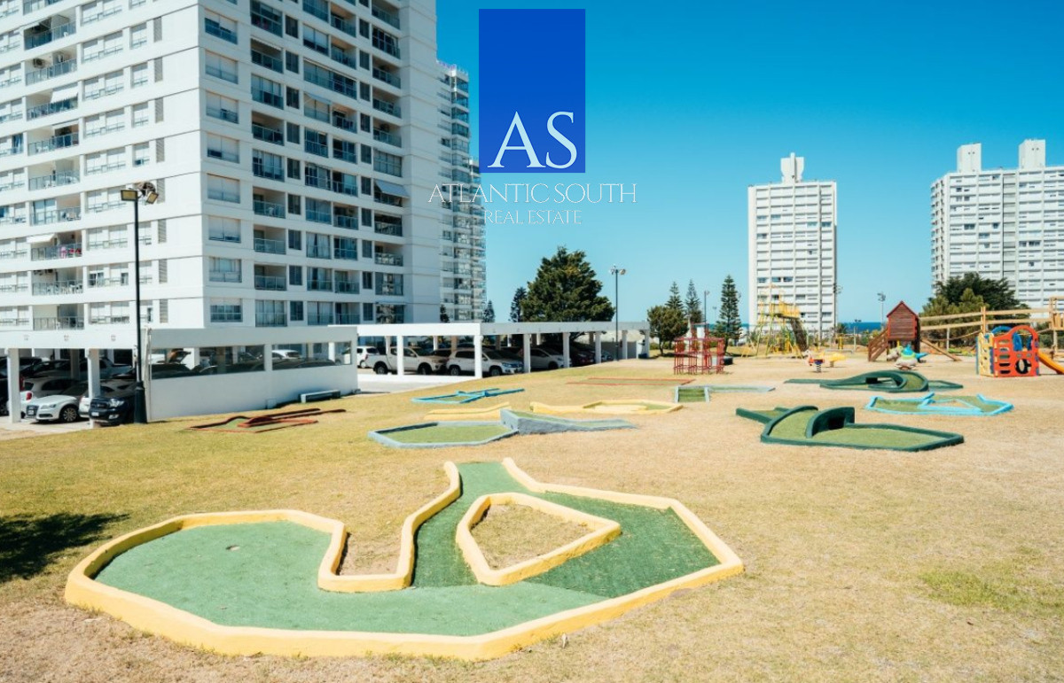 Apartamento ID.4270 - Apartamento de 3 dormitorios con servicios frente al mar en Playa Mansa 