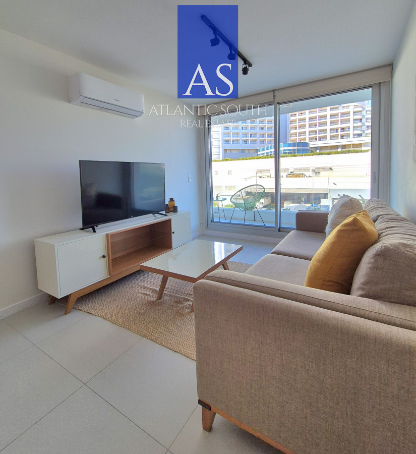 Apartamento ID.3940 - Apartamento de 1 Dormitorio en Parada 4 de Playa Mansa | Frente al COnrad