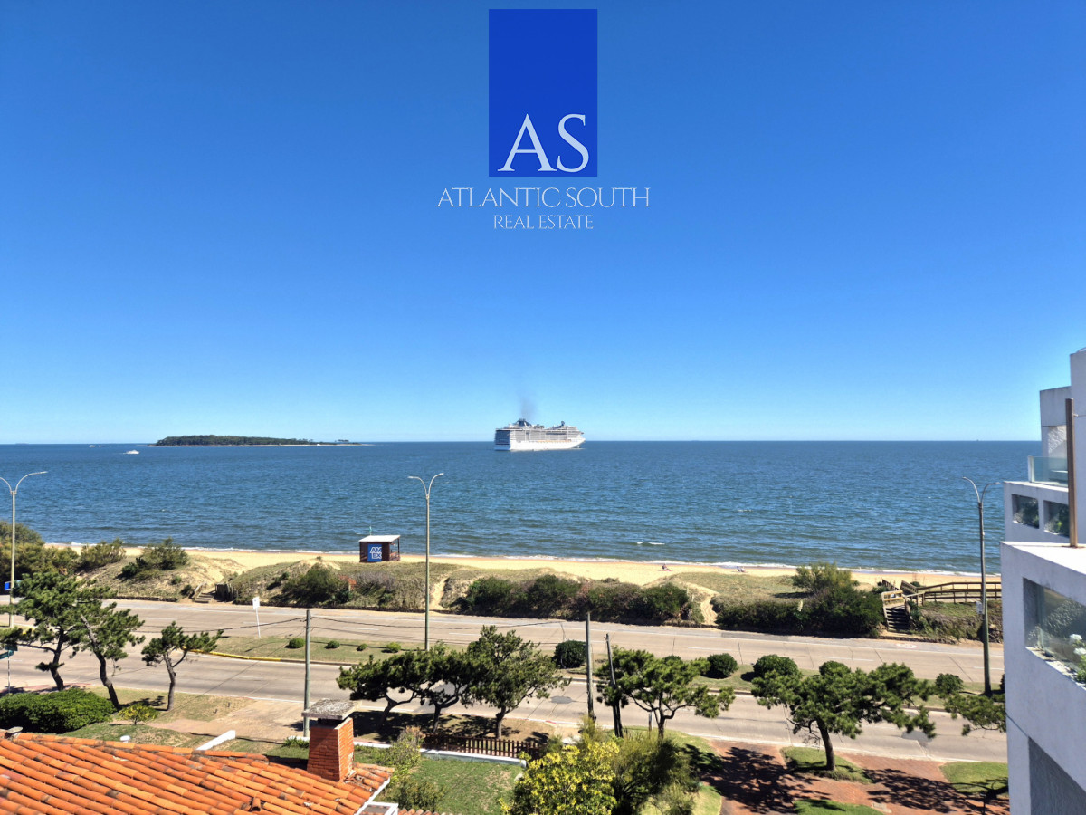 Apartamento ID.4562 - Oportunidad de 2 dormitorios con vista al mar y balcón Primera línea Playa Mansa 