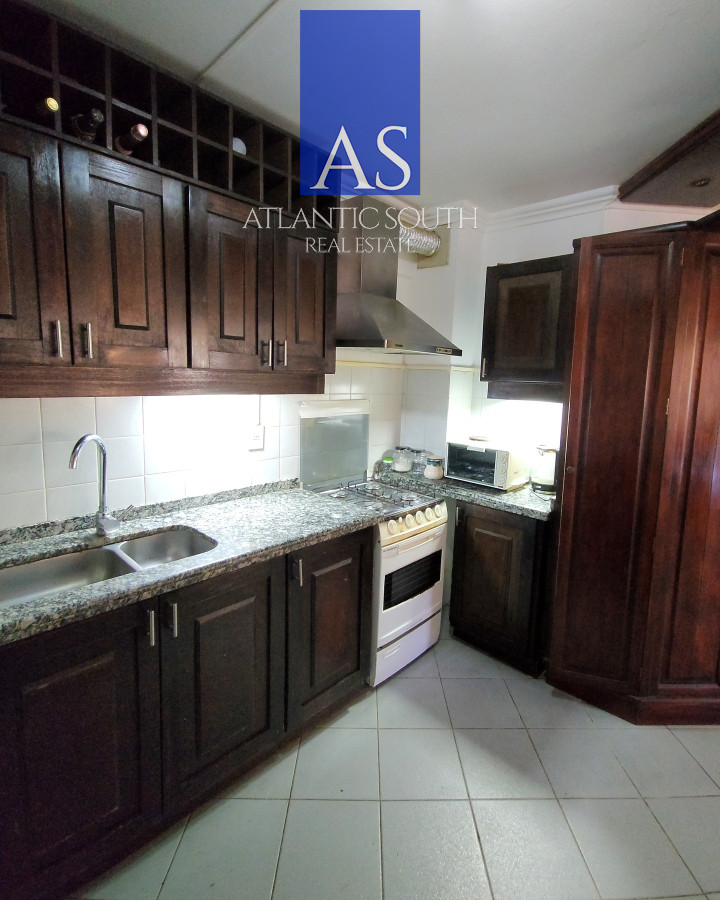 Apartamento ID.3505 - Apartamento 3 dormitorios primera linea frente al mar Playa Mansa Pinares con piscina y cochera