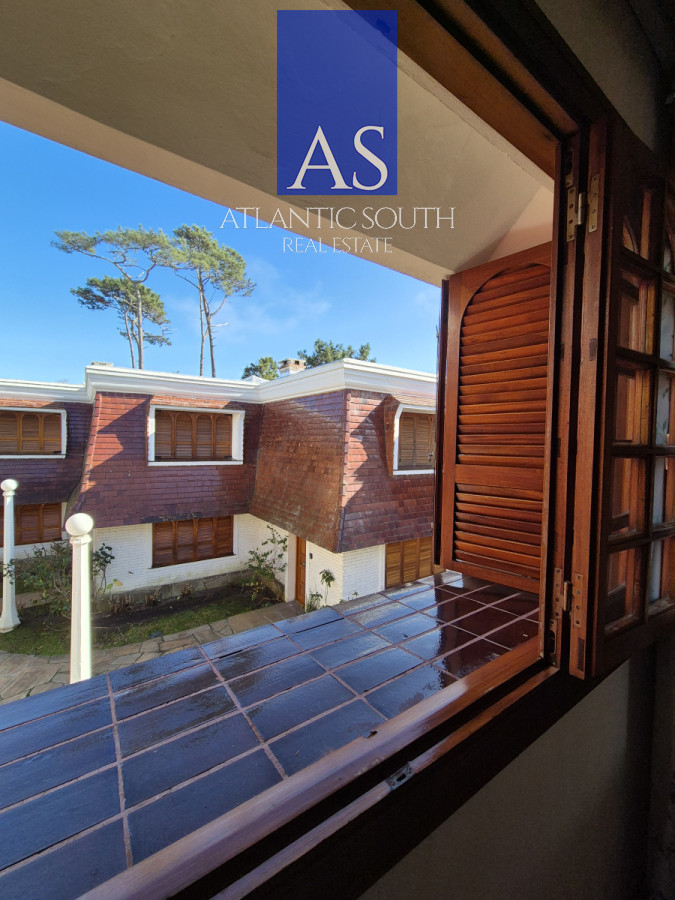 Apartamento ID.1625 - Oportunidad venta casa 2 dormitorios Playa Mansa cochera y parrillero