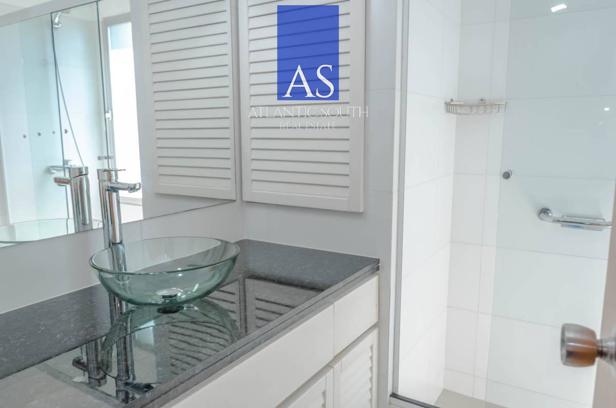 Apartamento ID.4142 - Apartamento de 2 dormitorios con vista al mar Punta del Este 