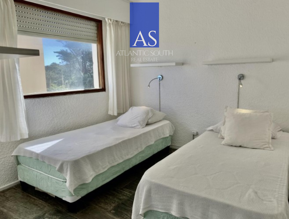 Apartamento ID.3998 - Apartamento de 2 dormitorios con vista al mar Primera Linea Playa Brava 