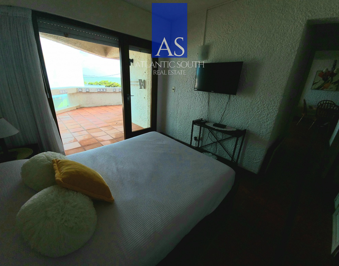 Apartamento ID.1623 - Alquiler anual Apartamento 2 dormitorios frente al mar Mansa espectacular terraza con vista