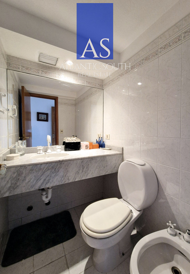 Apartamento ID.3964 - Apartamento 3 dormitorios + dependencia frente al mar parada 1 Playa Mansa Península