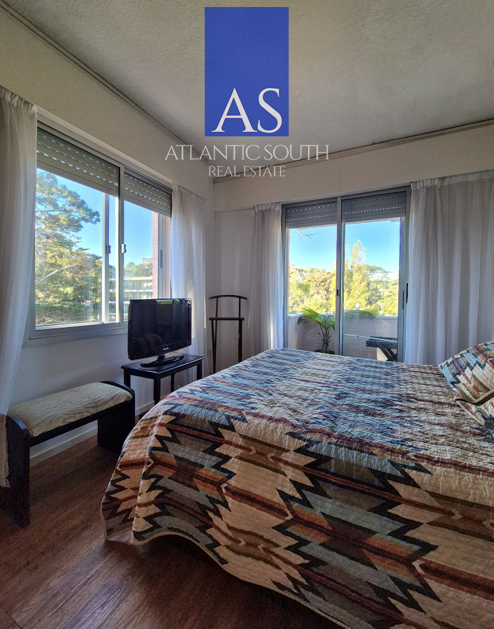 Apartamento ID.4259 - Penthouse 3 dormitorios barbacoa uso exclusivo garage piscina Playa Mansa Punta del Este