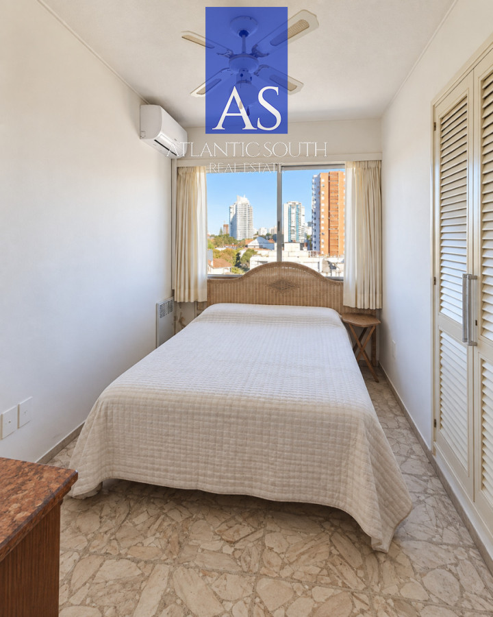 Apartamento ID.5124 - Planta de categoría 3 dormitorios+servicio frente al mar Playa Mansa Punta del Este