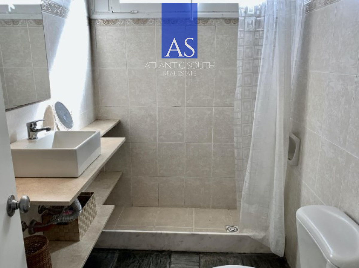 Apartamento ID.3998 - Apartamento de 2 dormitorios con vista al mar Primera Linea Playa Brava 