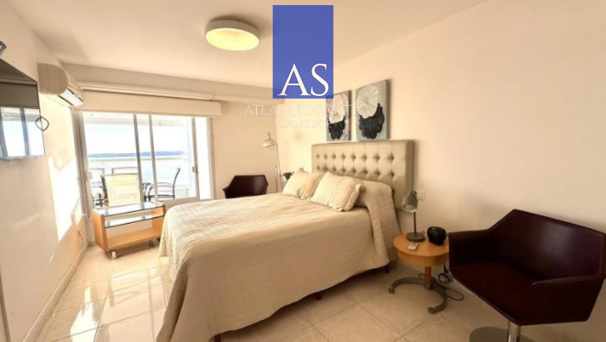 Apartamento ID.4525 - Apartamento 3 dormitorios piso alto frente al mar planta de categorí