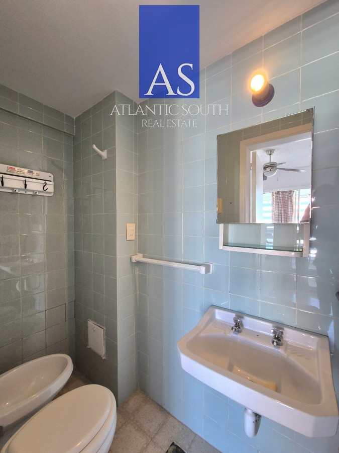 Apartamento ID.4078 - Planta de categoría 3 dormitorios + dependencia completa parrillero propio frente al mar parada 7 Playa Mansa Edificio Imarangatú