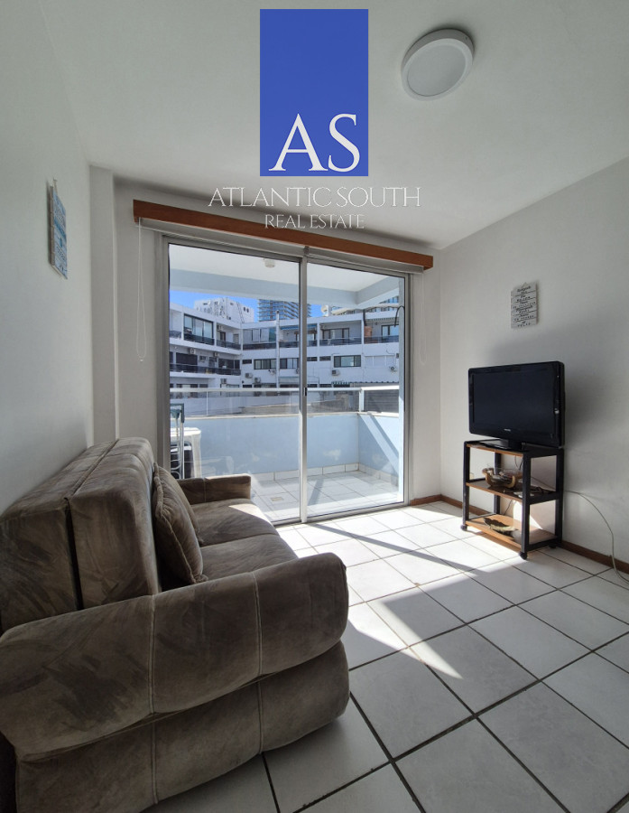 Apartamento ID.4830 - Apartamento de 1 dormitorio terraza cochera cerca del mar Mansa Brava Punta del Este