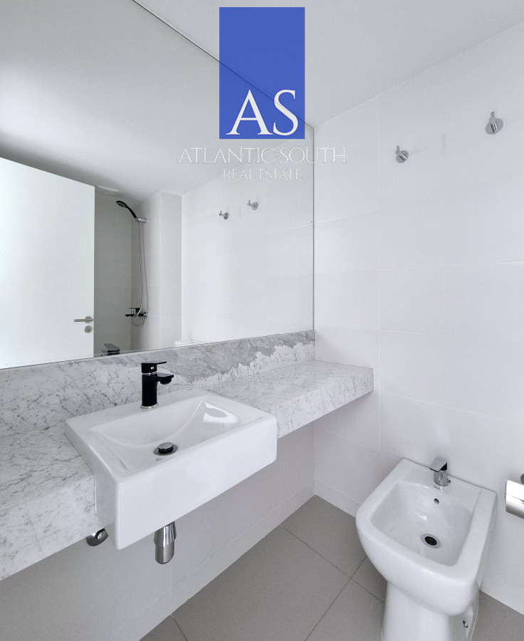 Apartamento ID.4082 - Apartamento a estrenar venta 1 dormitorio frente a metros del mar terraza garage Playa Mansa Punta del Este