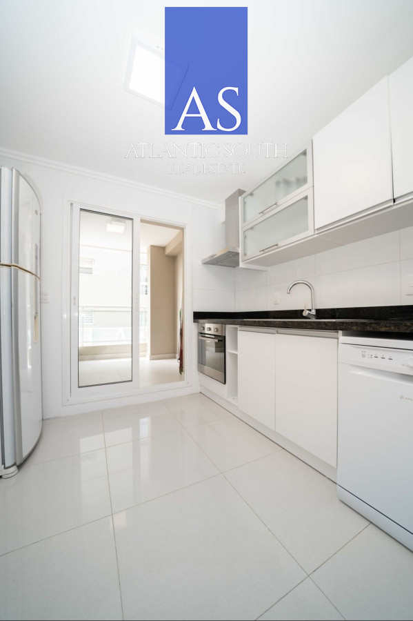 Apartamento ID.3690 - VENTA: APARTAMENTO 3 DORMITORIOS EDIFICIO CRUCEROS PLAYA MANSA