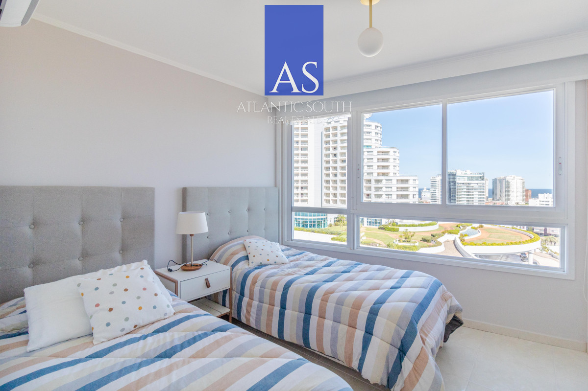 Apartamento ID.3827 - Apartamento 3 dormitorios en primera linea frente al mar Millenium Playa Mansa Punta del Este