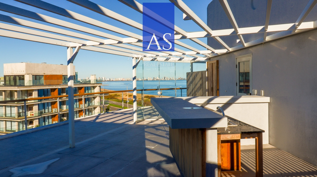 Apartamento ID.3559 - Espectacular Penthouse primera linea frente al mar Playa Mansa Pinares Punta del Este