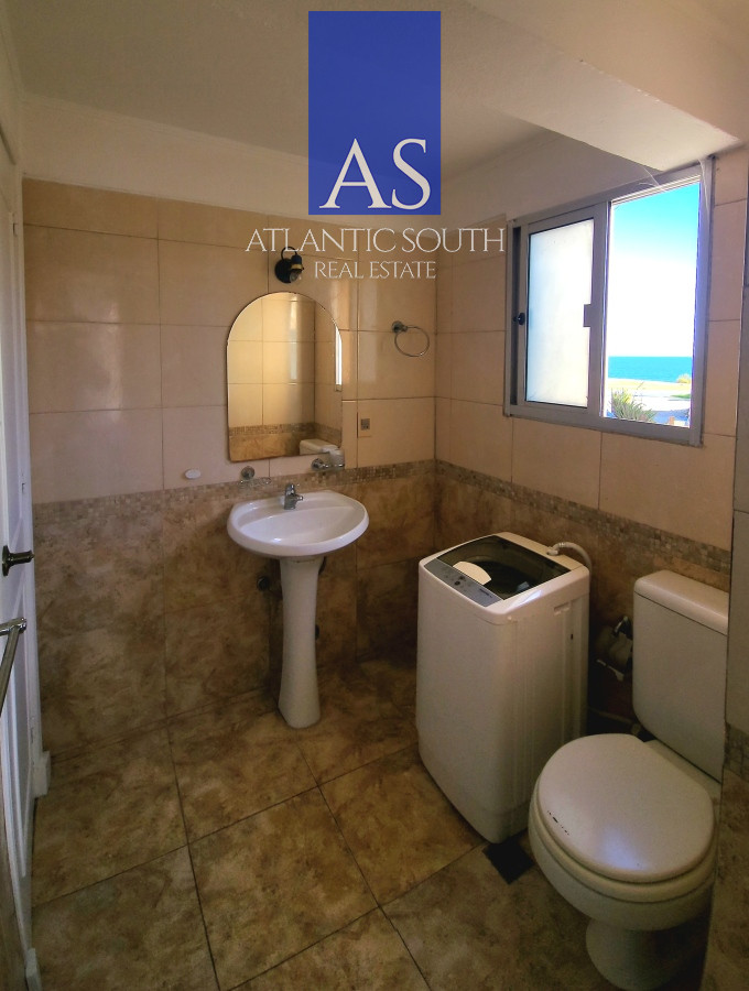 Apartamento ID.3505 - Apartamento 3 dormitorios primera linea frente al mar Playa Mansa Pinares con piscina y cochera