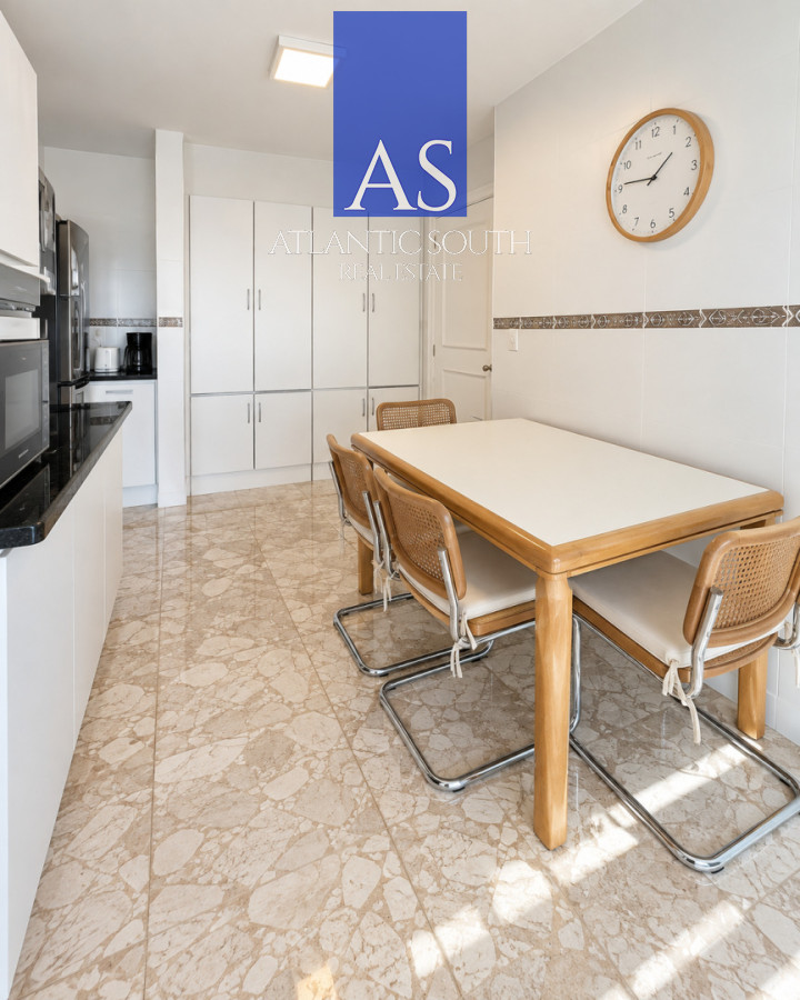 Apartamento ID.5117 - Apartamento en venta y alquiler, frente al mar, primera linea mansa, Punta del Este