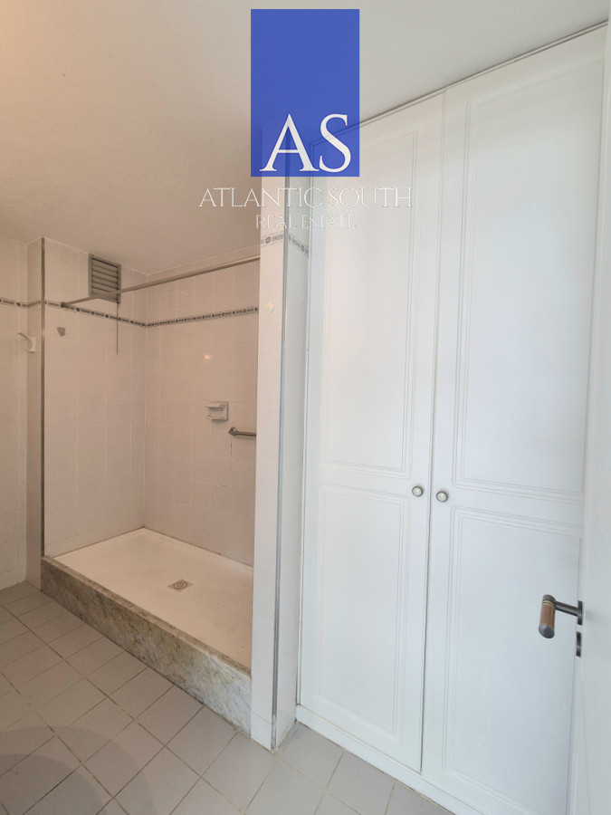 Apartamento ID.4427 - Venta apartamento 1 domritorio con terraza en Playa Mansa Punta del Este