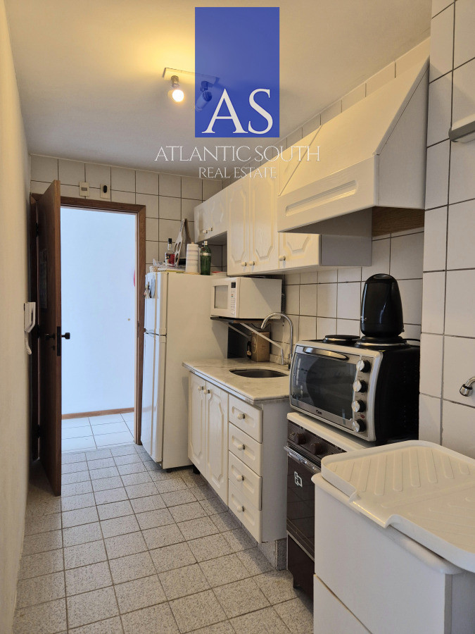 Apartamento ID.4417 - Apartamento 1 dormitorio en venta vista parcial al Mar terraza y cochera Playa Mansa Punta del Este