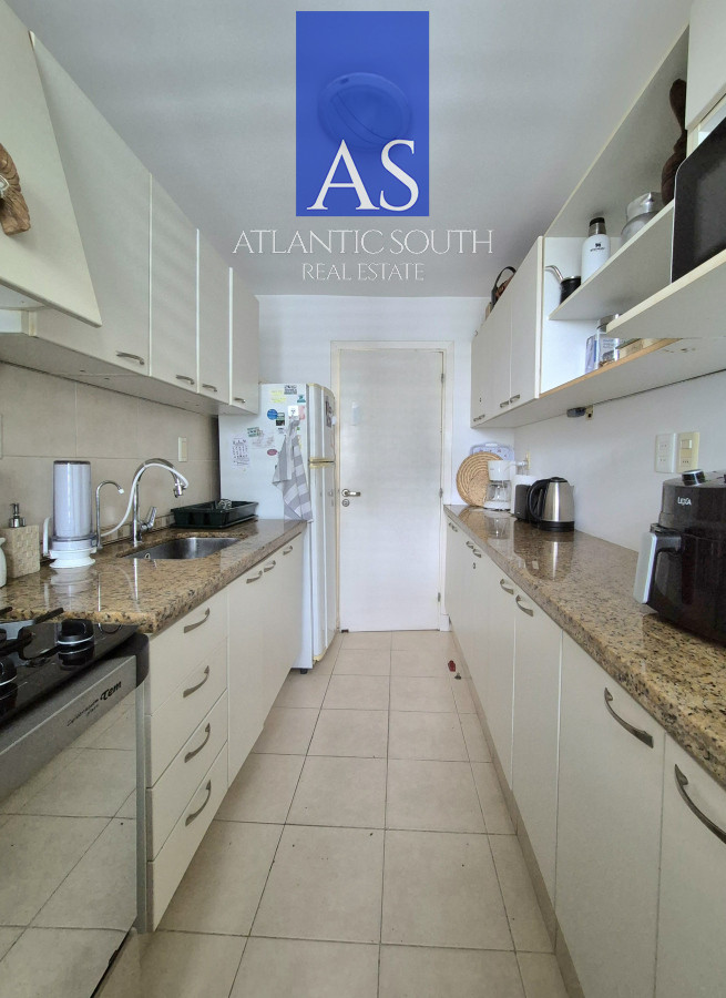 Apartamento ID.4065 - Oportunidad apartamento moderno piso alto 3 dormitorios 2 baños terraza con vista al mar garage venta Punta del Este Jardines del Country