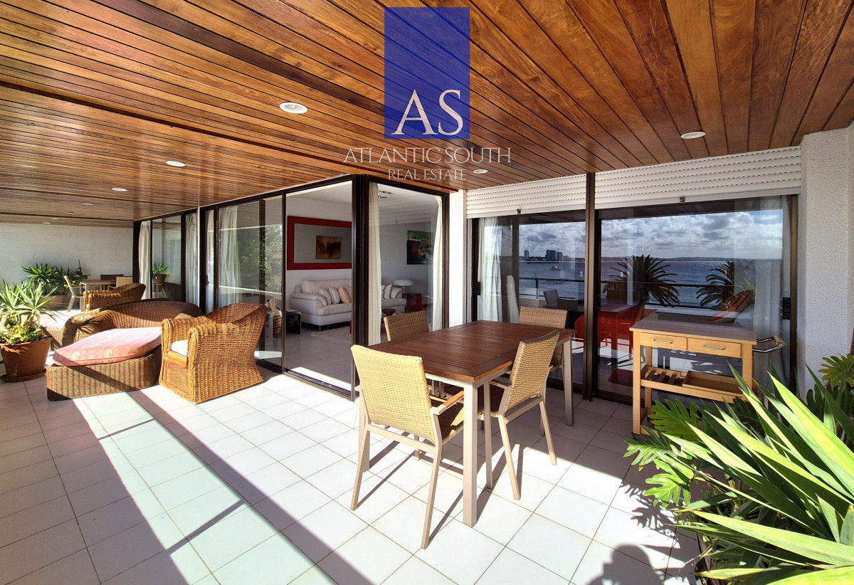 Apartamento ID.3964 - Apartamento 3 dormitorios + dependencia frente al mar parada 1 Playa Mansa Península