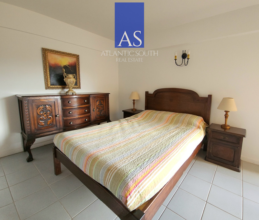 Apartamento ID.3505 - Apartamento 3 dormitorios primera linea frente al mar Playa Mansa Pinares con piscina y cochera