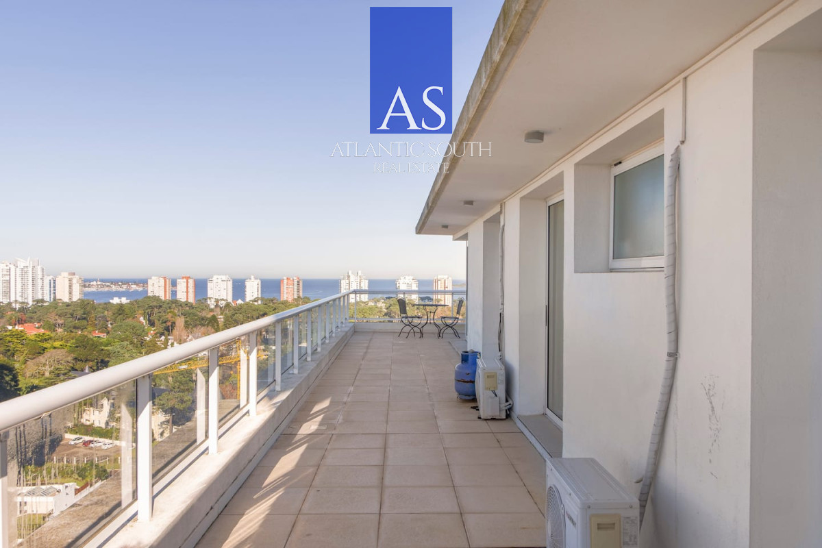 Apartamento ID.4898 - Penthouse dúplex con terrazas excepcionales y vistas panorámicas en Punta del Este