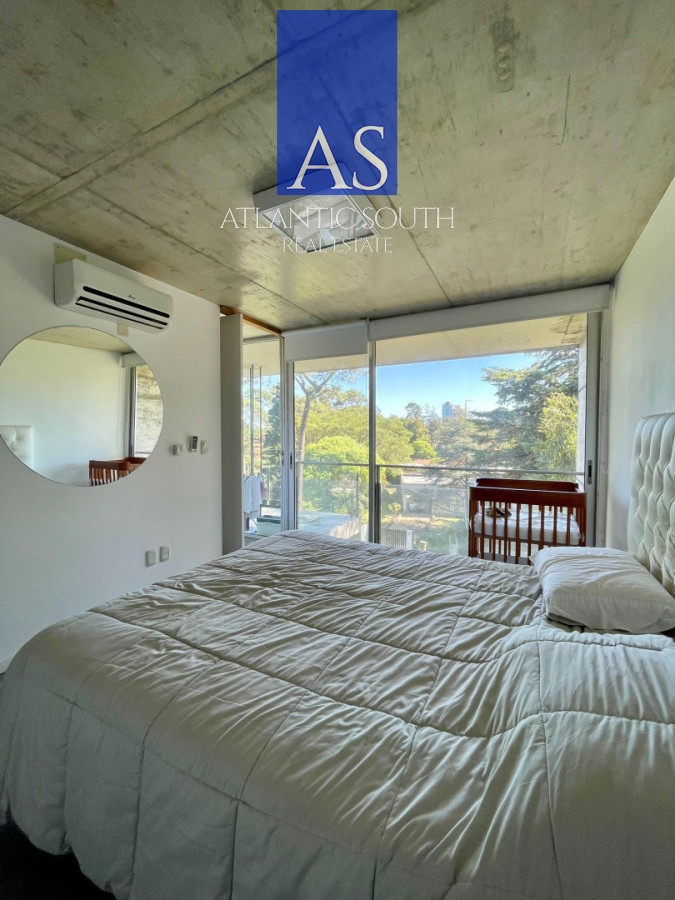 Apartamento ID.4541 - Penthouse de 2 dormitorios moderno + barbacoa uso exclusiva Playa Mansa Punta del Este
