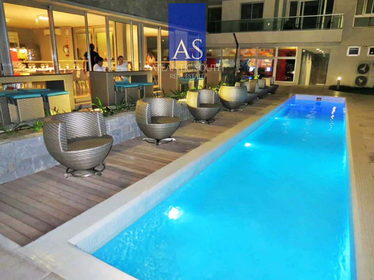 Apartamento ID.5009 - Apartamento de 2 dormitorios con vista y garage en Playa Brava, Punta del Este