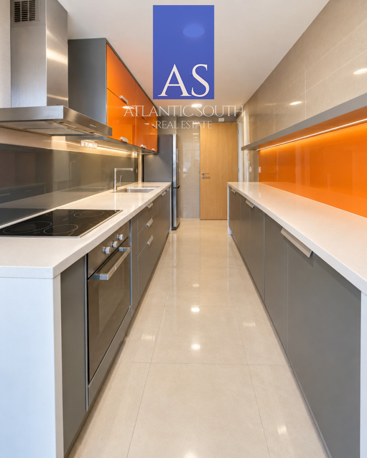 Apartamento ID.4939 - Apartamento de 3 suites frente al mar en Playa Mansa, Punta del Este