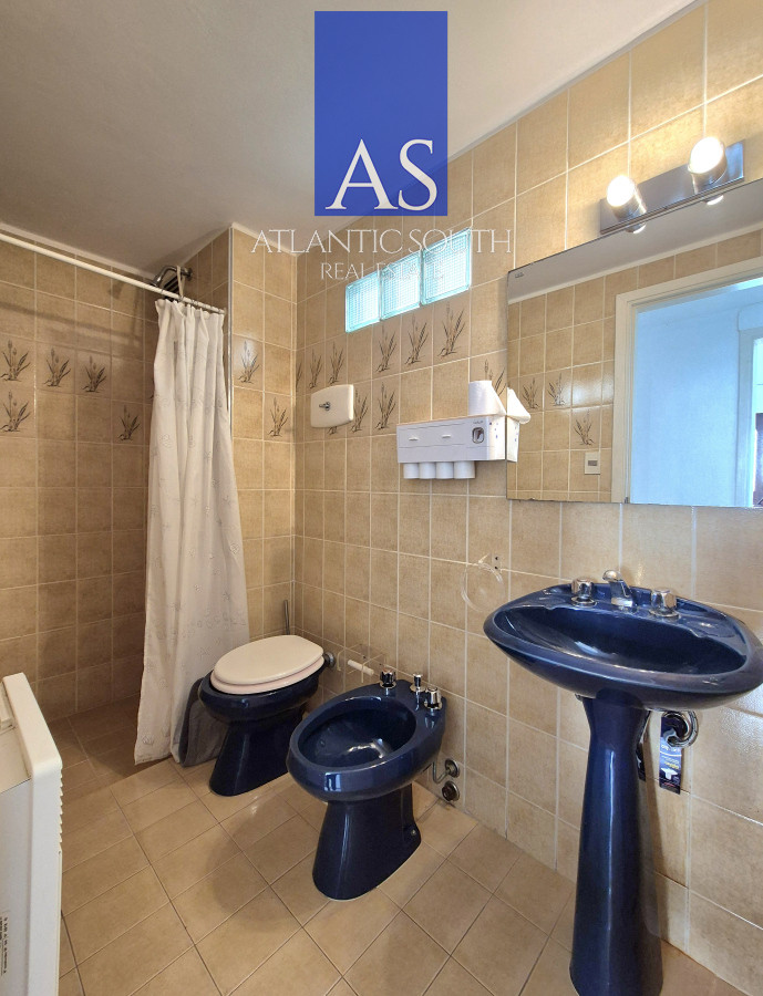 Apartamento ID.3041 - Apartamento 2 dormitorios parrillero propio estufa a leña terraza cochera excelente zona Punta del Este