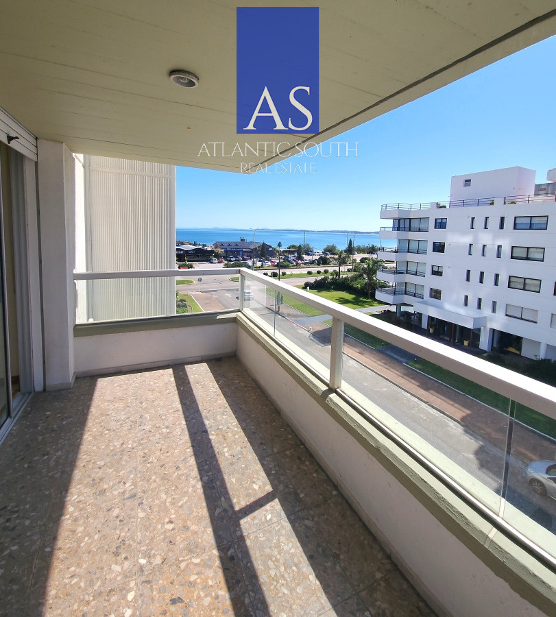 Apartamento ID.3787 - Apartamento en venta 3 domritorios y dependencia con hermosa vista Playa Mansa